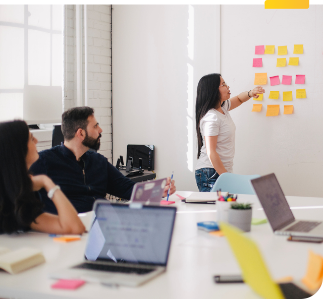 Equipo realizando una metodología Scrum